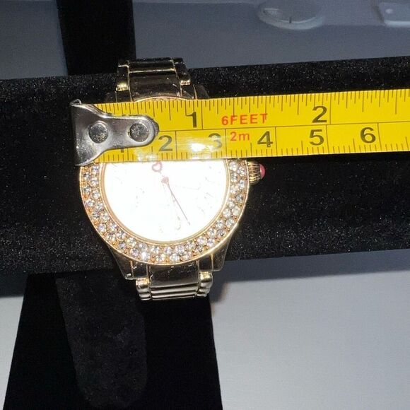 Betsey Johnson Gold Tone Crystal Bezel Gold Dial Bling Watch New Battery Sparkle - Picture 2 of 8